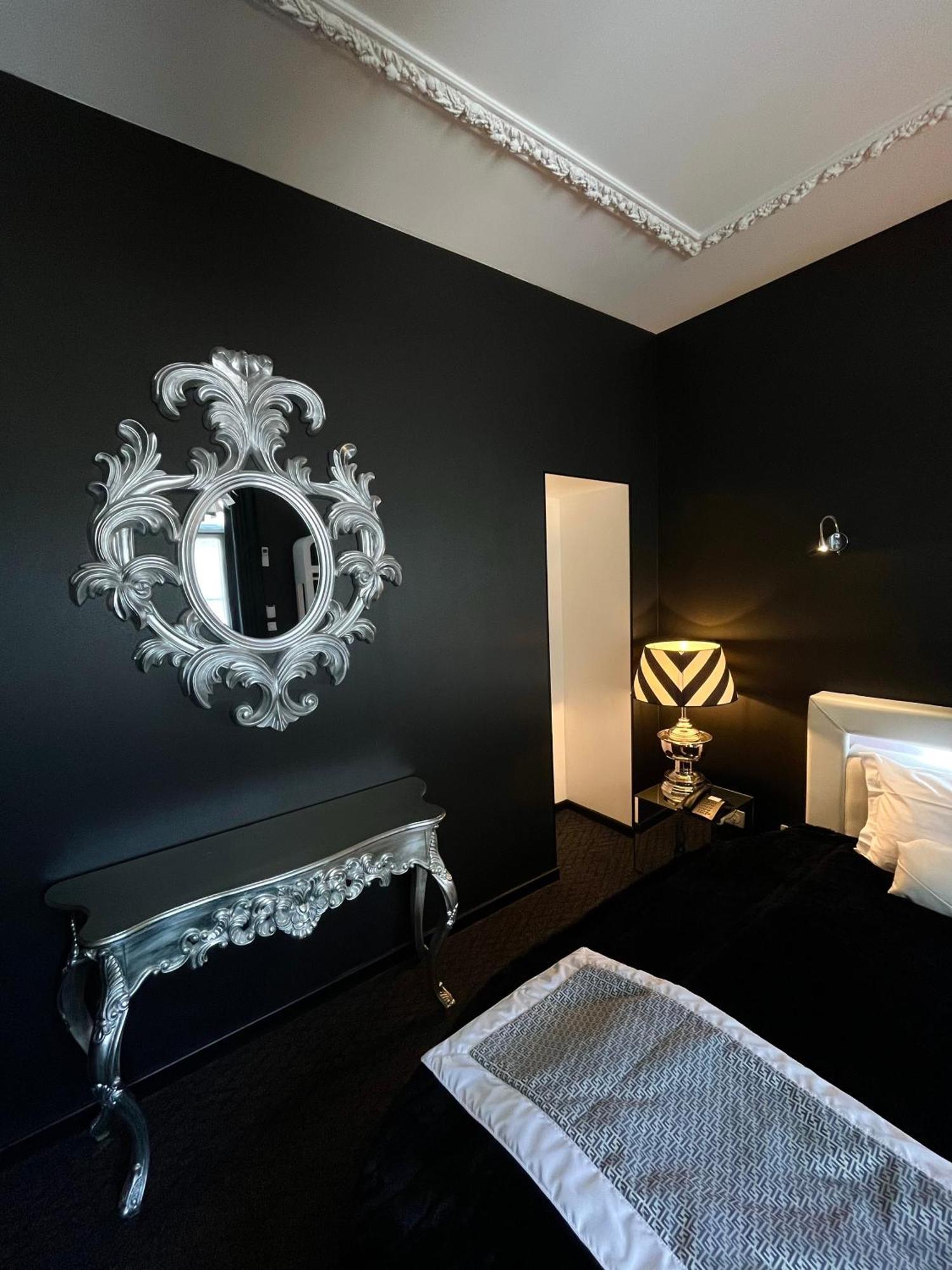Art Hotel Rochecorbon Bagian luar foto