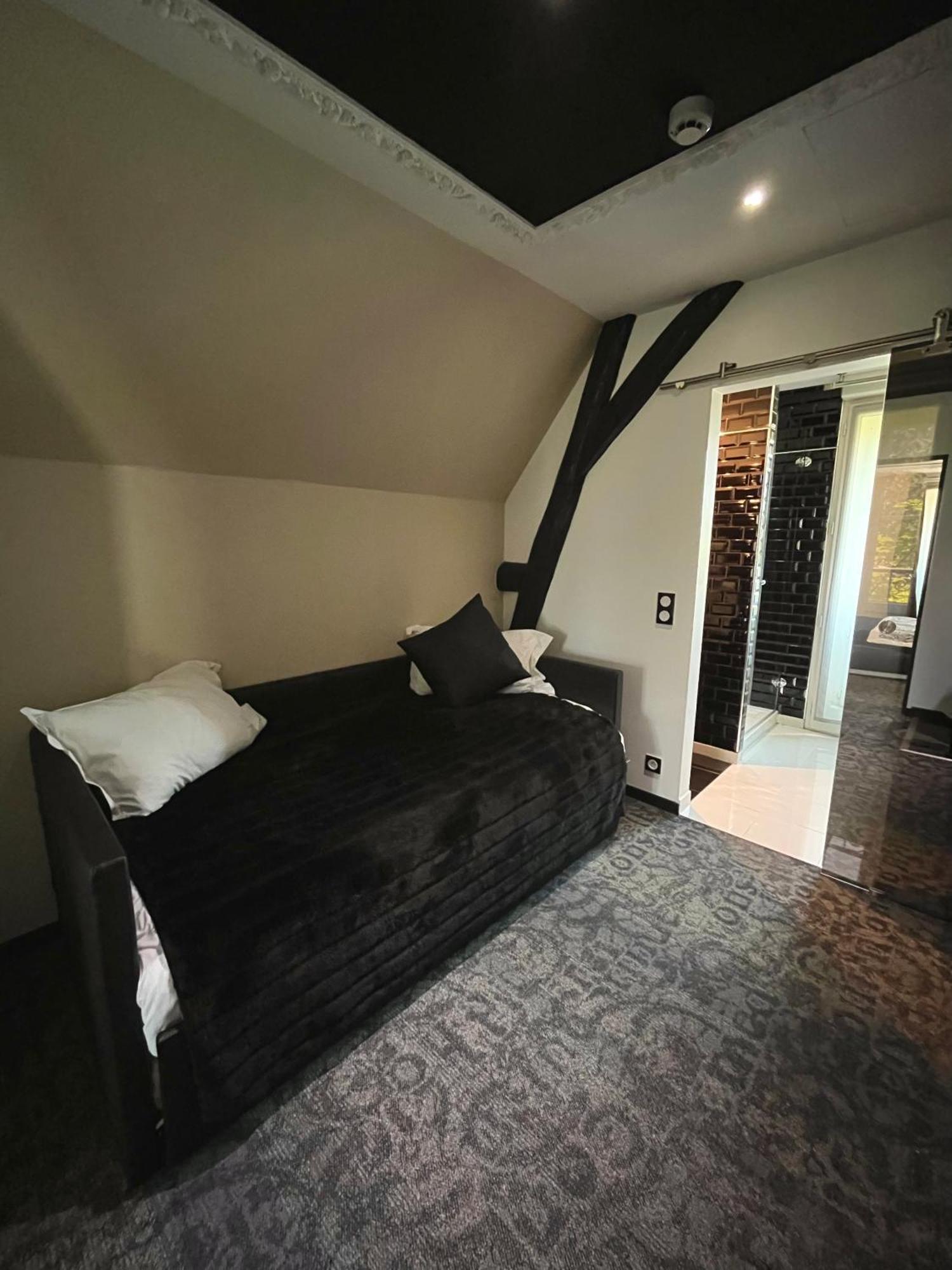 Art Hotel Rochecorbon Bagian luar foto