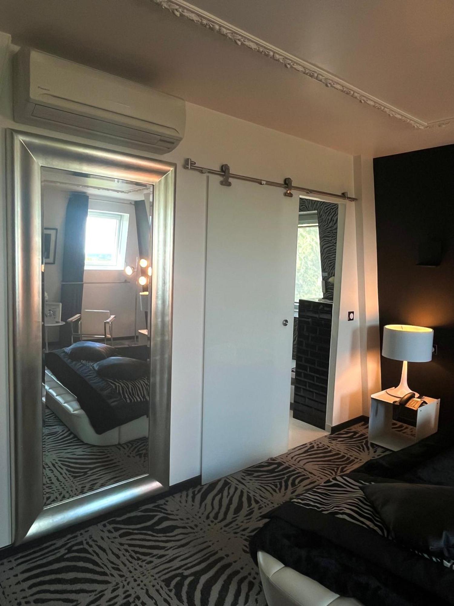 Art Hotel Rochecorbon Bagian luar foto