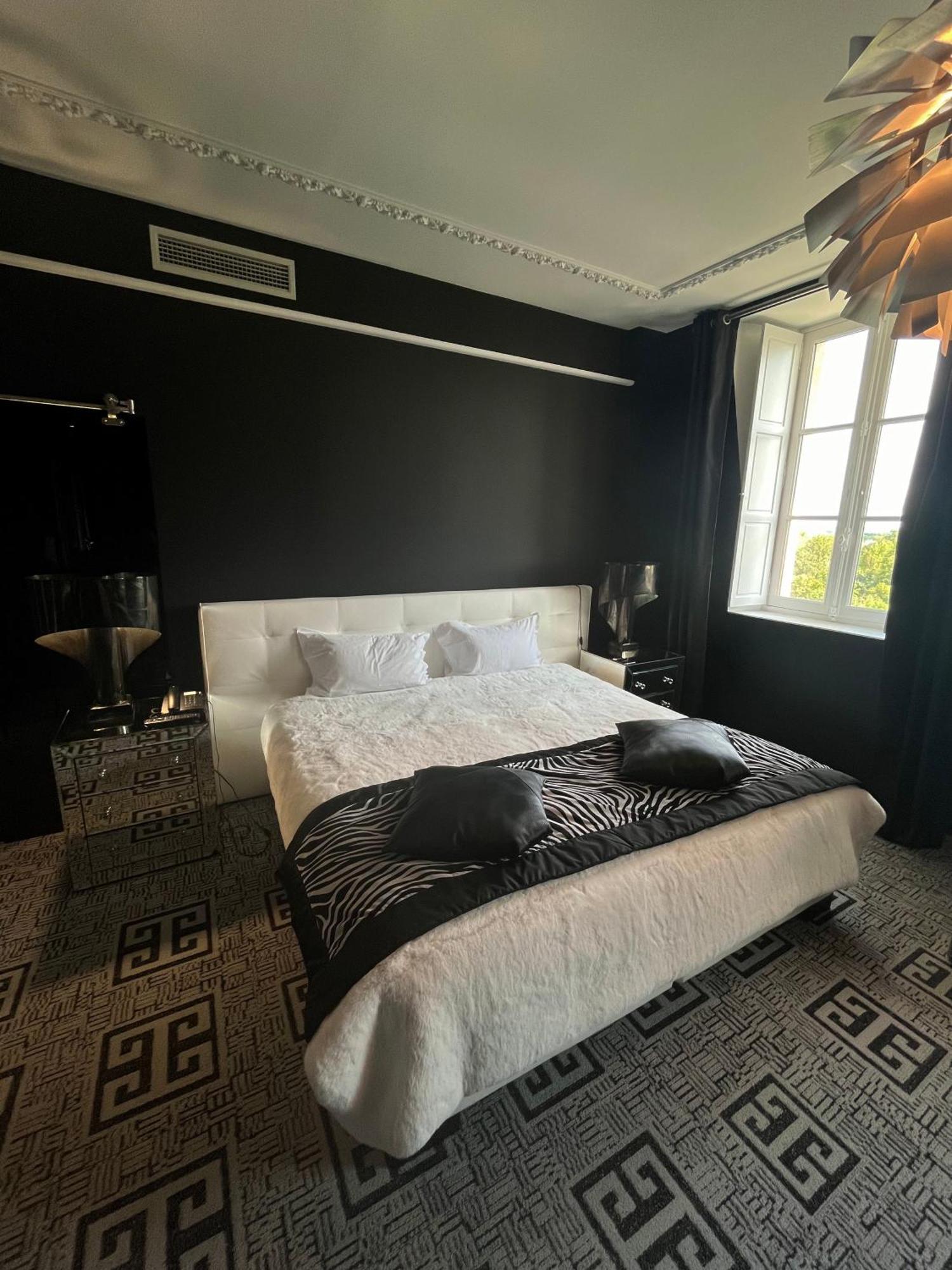 Art Hotel Rochecorbon Bagian luar foto