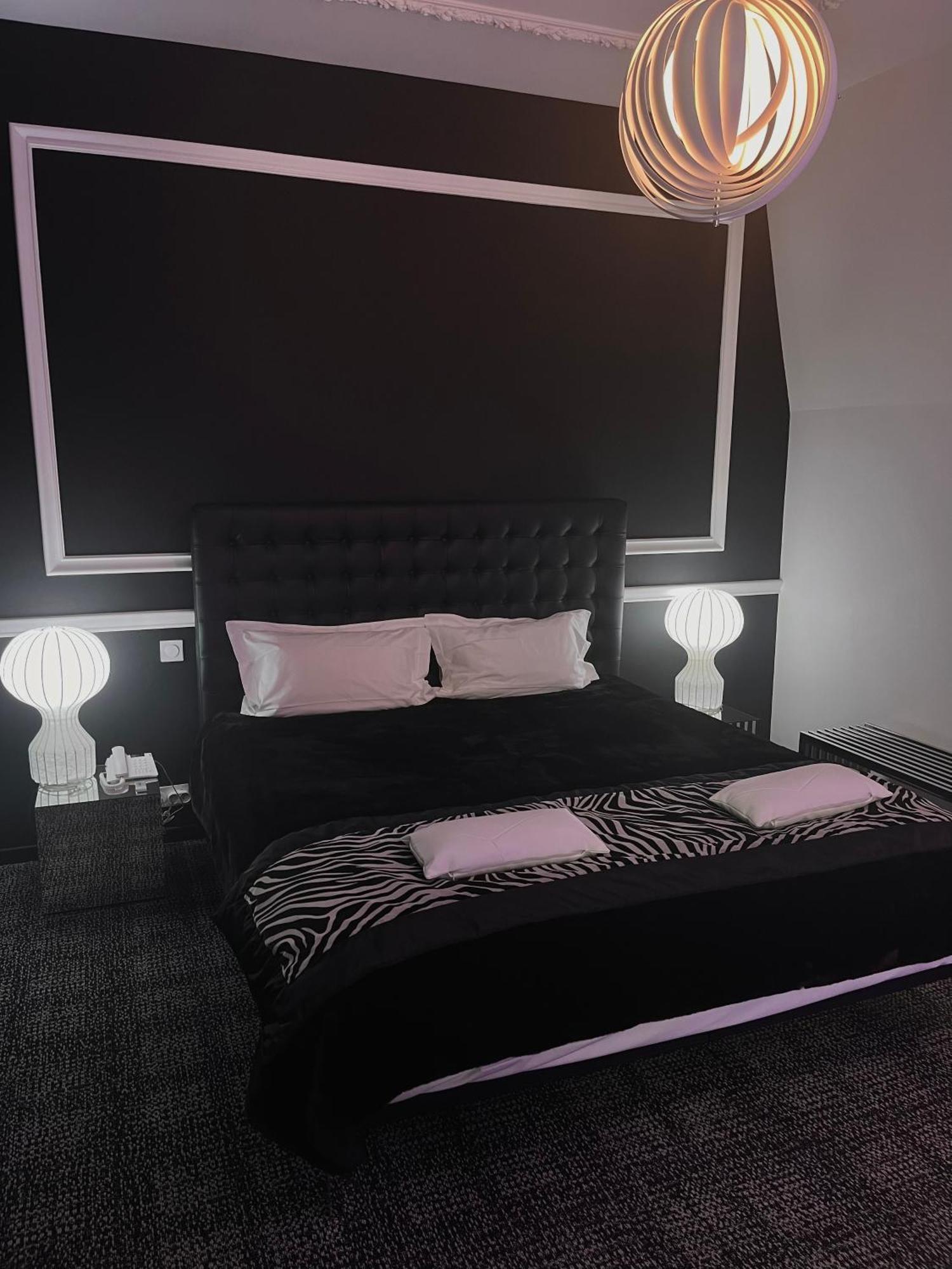 Art Hotel Rochecorbon Bagian luar foto
