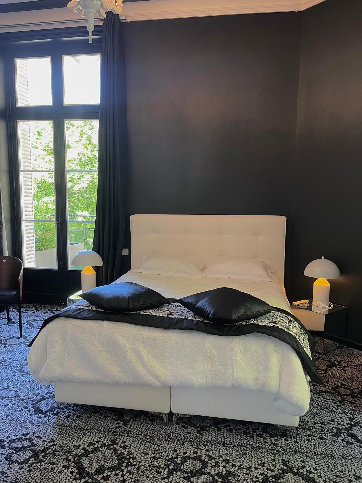 Art Hotel Rochecorbon Bagian luar foto