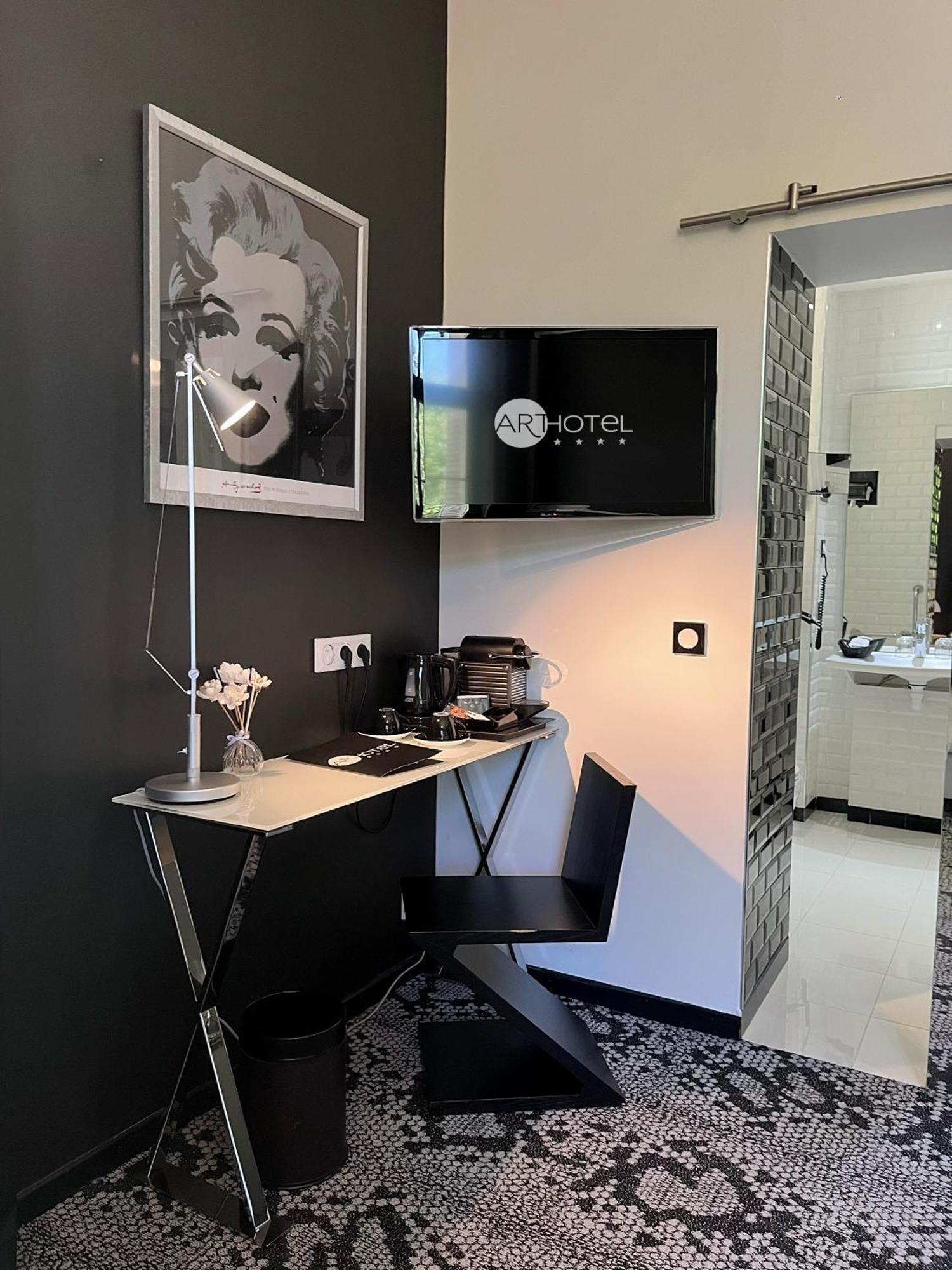 Art Hotel Rochecorbon Bagian luar foto