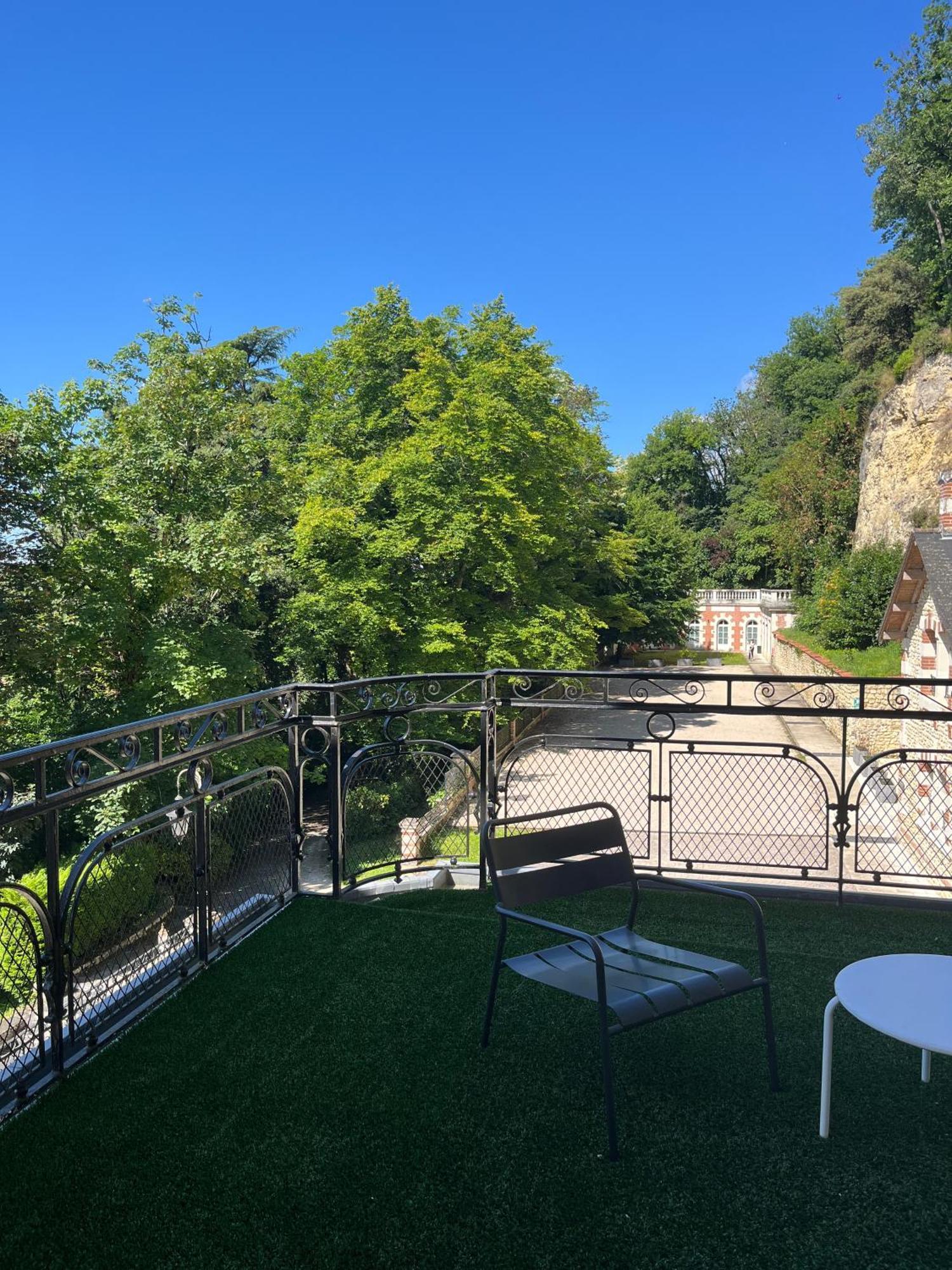 Art Hotel Rochecorbon Bagian luar foto