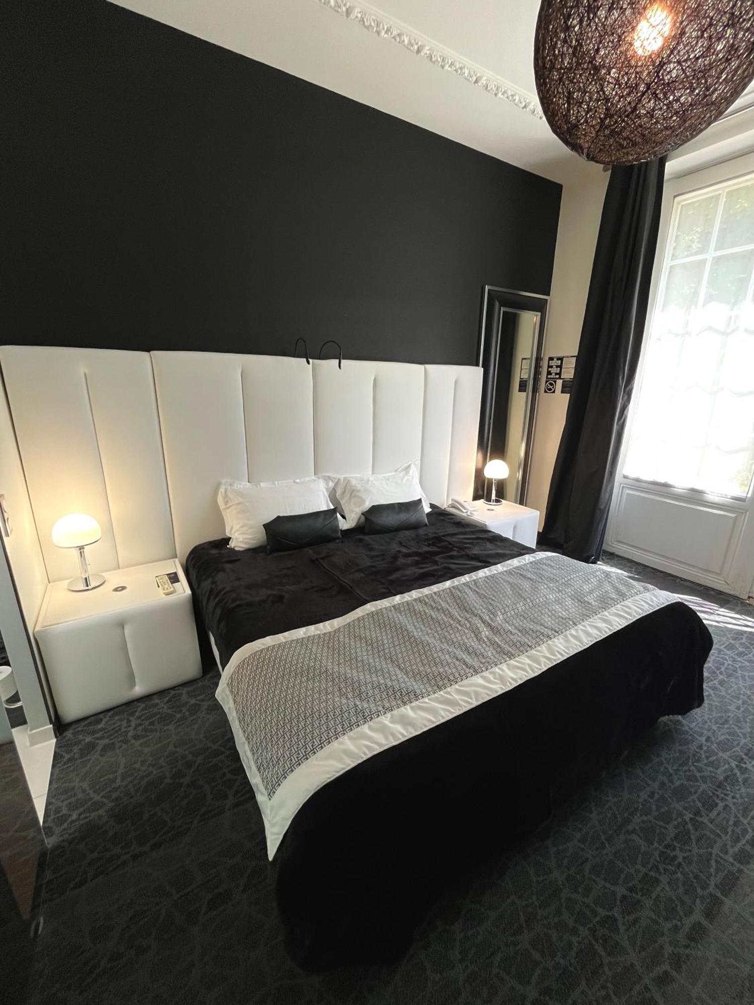 Art Hotel Rochecorbon Bagian luar foto